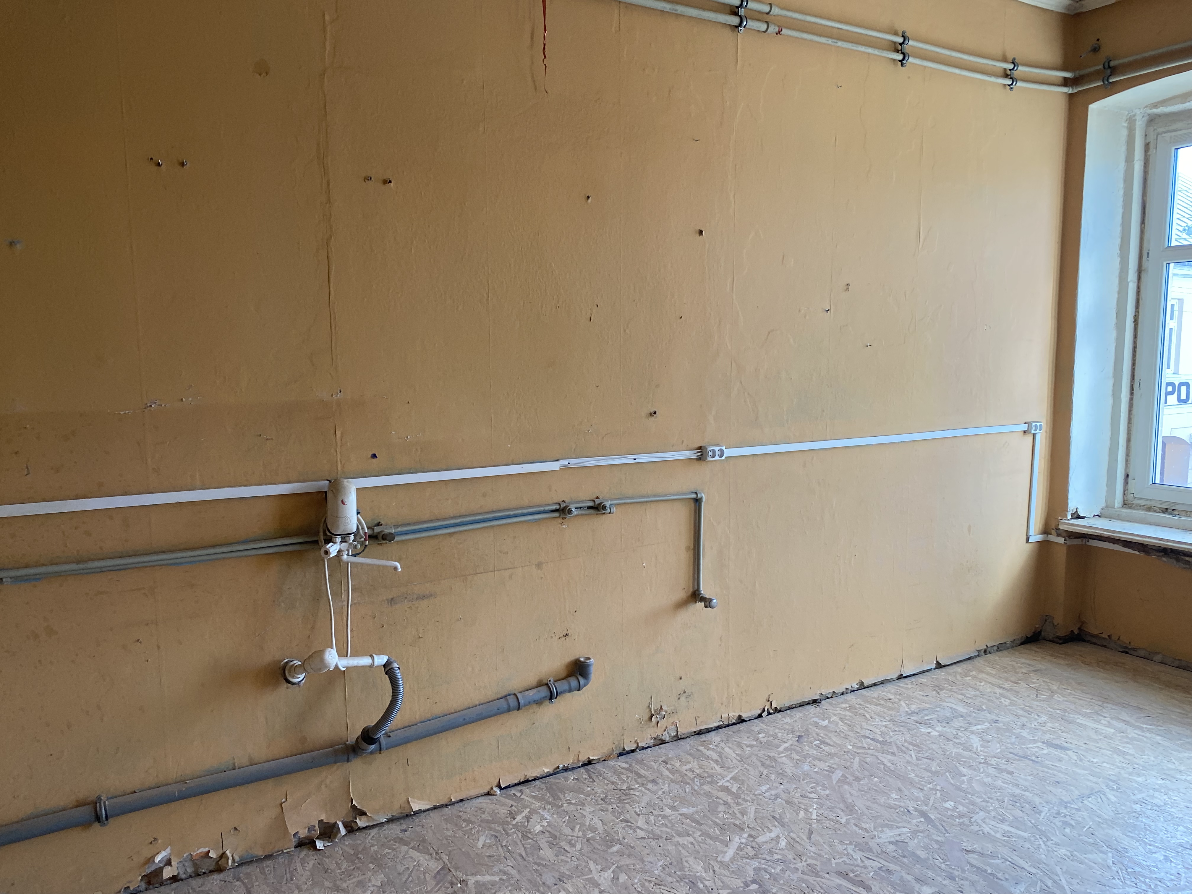 Lokal 3 - ściana zimna woda